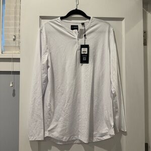 NWT Men’s CUTS AO LS Henley Curve-Hem
